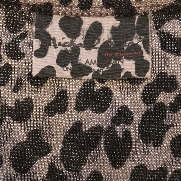 MICHAEL STARS Silver Black Animal Print V-Neck 3/4 Sleeve Shirt Size Small - Picture 6 of 7